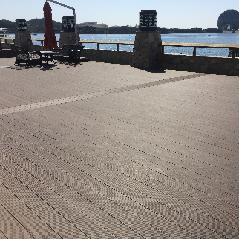 Co-Extruded WPC Decking